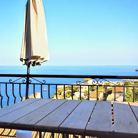 Chez Aline Et Jean Pierre Daire *